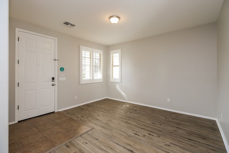 Building Photo - 3875 S Dew Drop Ln