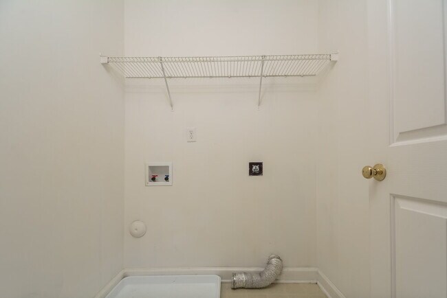 Building Photo - 4932 Windmere Chase Dr