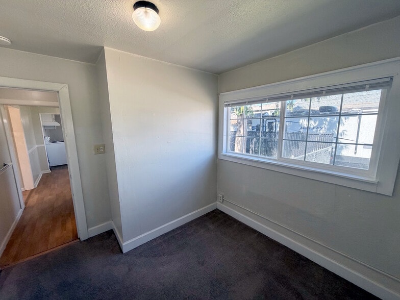 Building Photo - 1311 S 3rd Ave