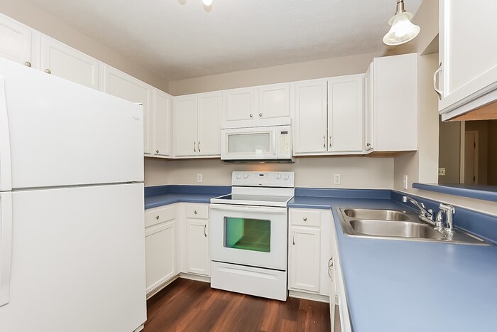 Building Photo - 129 Cimmaron Dr