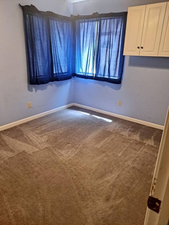 Building Photo - Charming 3 Bedroom, 2 Bath Home in a Prime Neighborhood!