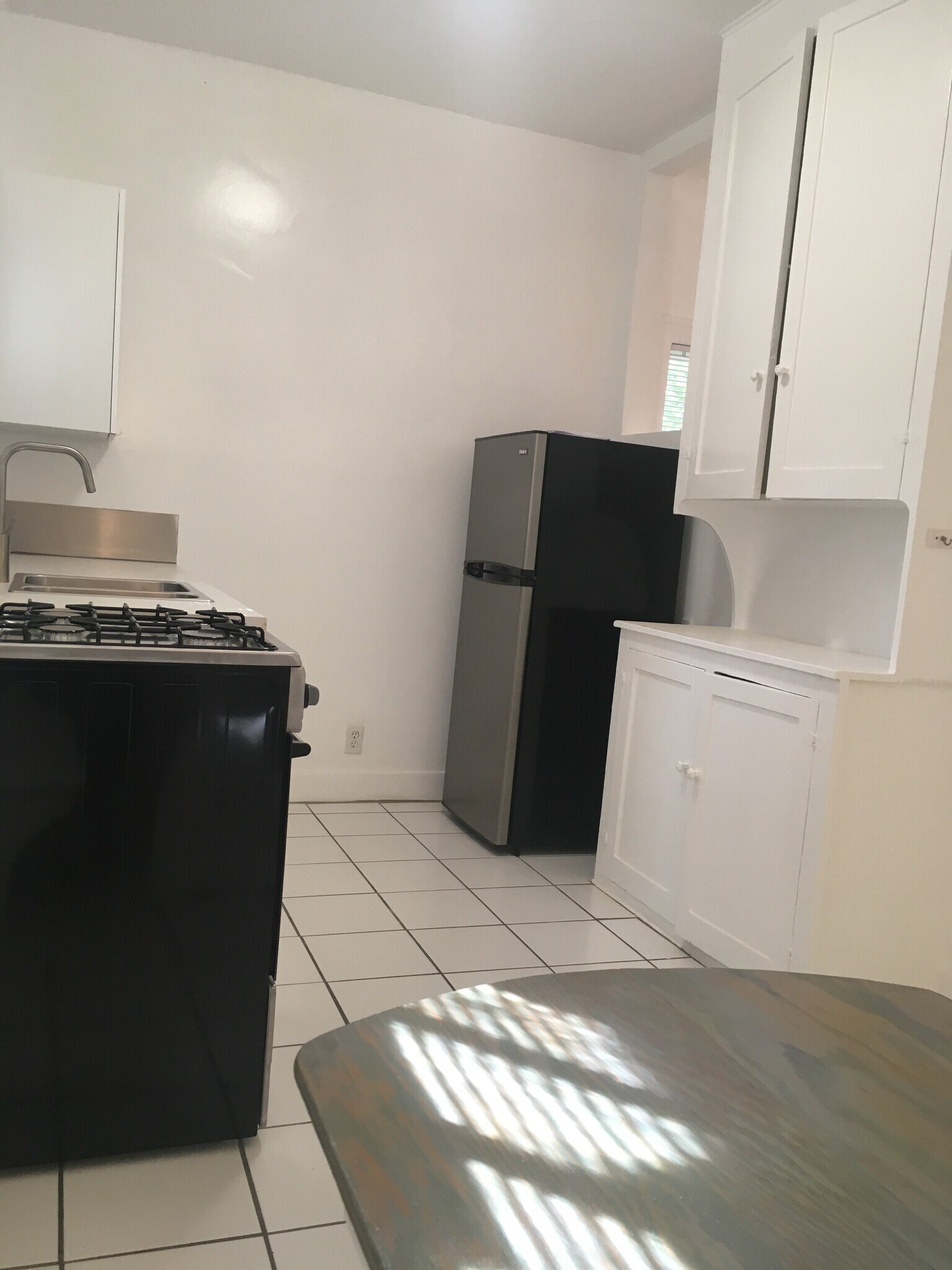 Building Photo - 2035 N Vista del Mar Ave