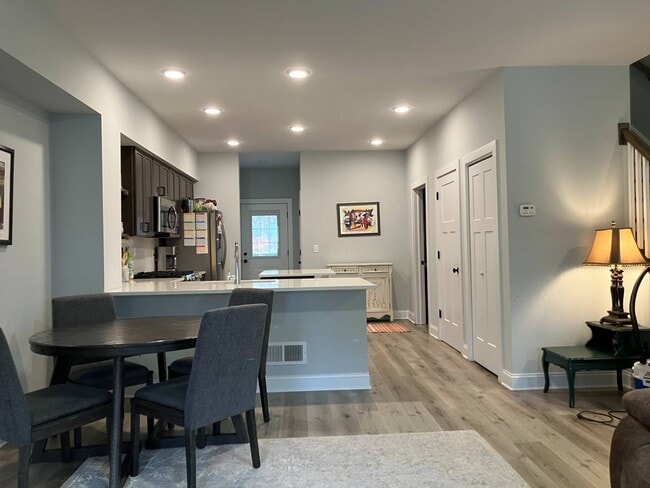 Building Photo - 1155 Barrett St