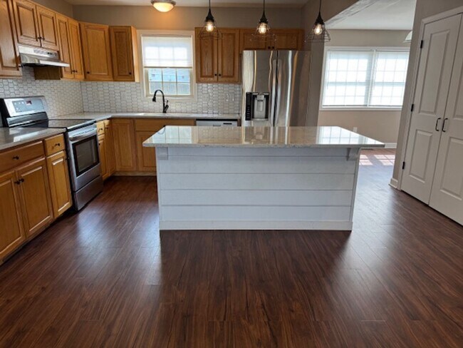 Building Photo - Single Family Home