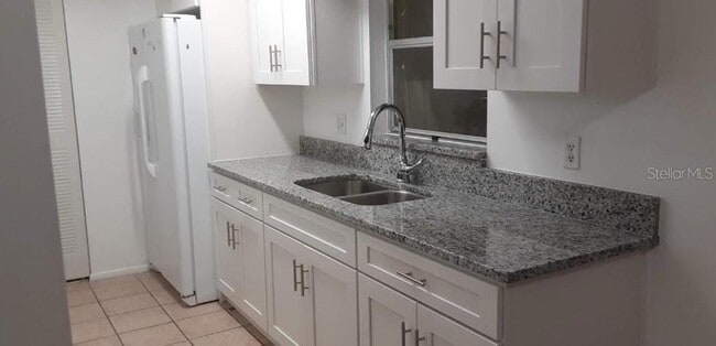 Building Photo - 1 W Country Cove Way