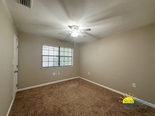 Building Photo - Energy-Efficient 2-Bedroom Home in Fort Walton Beach!