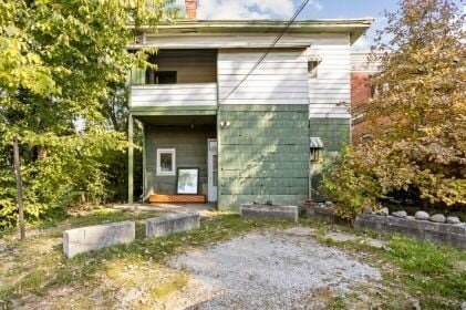 Back of house, parking - 539 Fletcher Ave