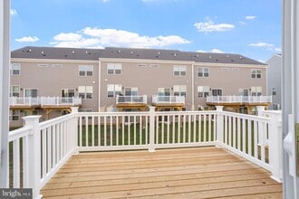 Building Photo - 30 Cardinal Wy