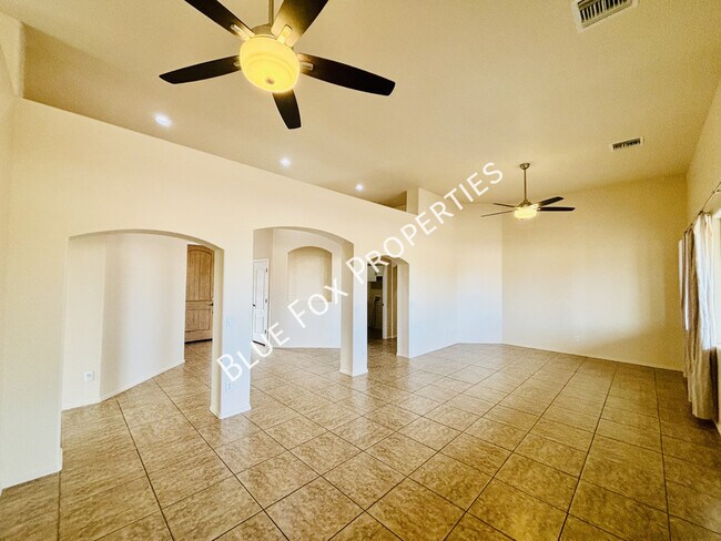 Building Photo - 7910 W Little Eagle Ct