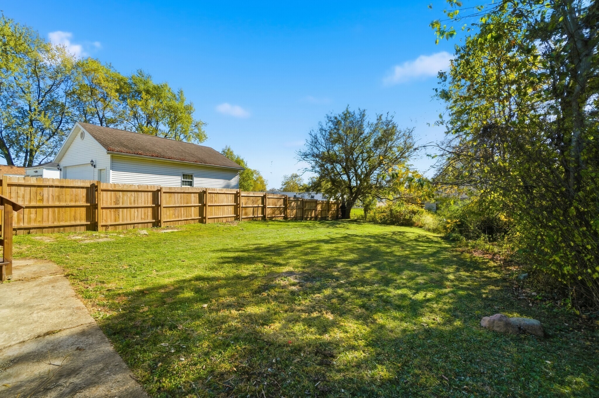 Building Photo - 149 W Lane Ave