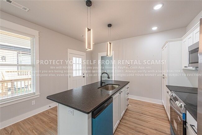 Building Photo - 1030 S Laramie Hts