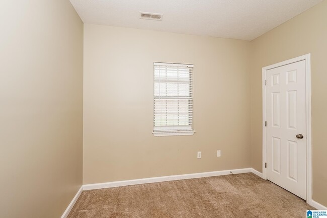 Building Photo - 209 Ashford Dr