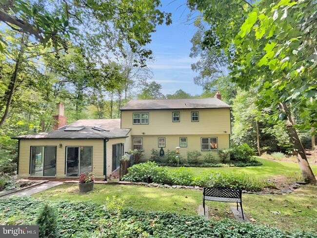 Building Photo - 402 Norwood Rd