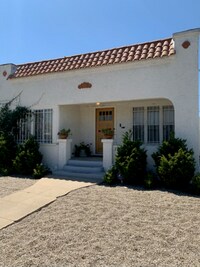 Building Photo - LA1