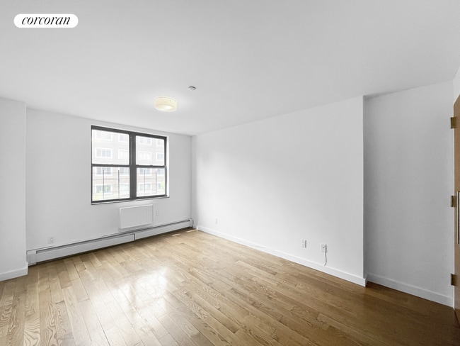Building Photo - 1405 5th Ave