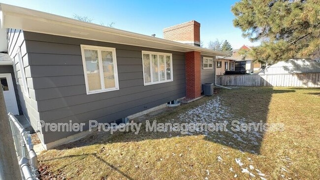 Building Photo - 913 Rimrock Rd
