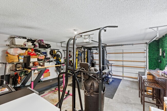 Building Photo - 6805 NW 75th Ct