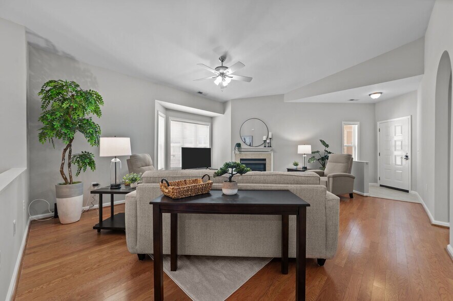 Building Photo - 1121 Turtle Creek Rd