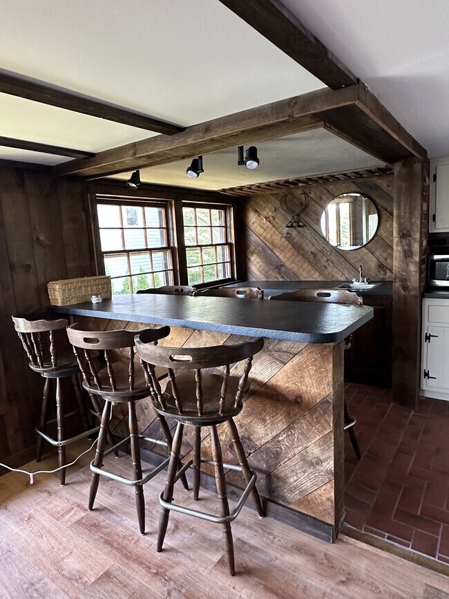 Building Photo - 29 Soundview Dr