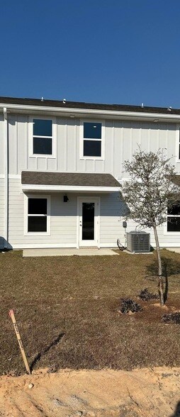 Building Photo - 5737 Stellarjay St