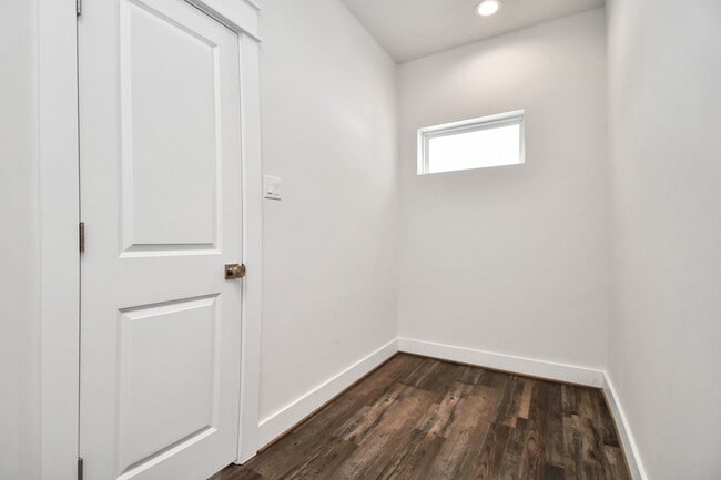 Building Photo - 5418 Wheatley St