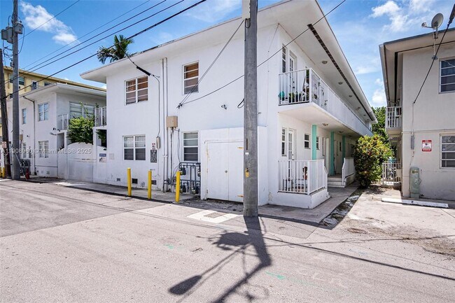 Building Photo - 911 Meridian Ave