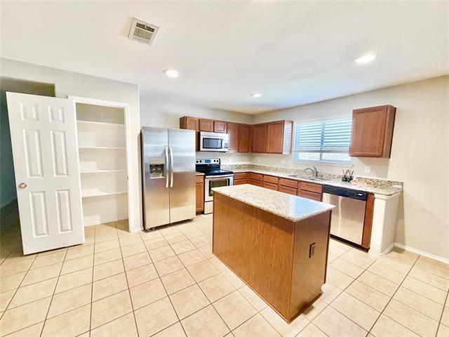 Building Photo - 6928 Derbyshire Dr