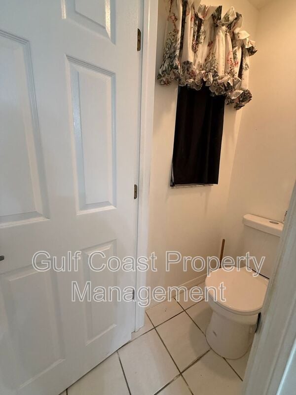 Building Photo - 2612 7th St W