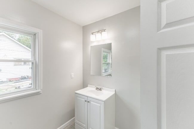 Building Photo - Decatur Property