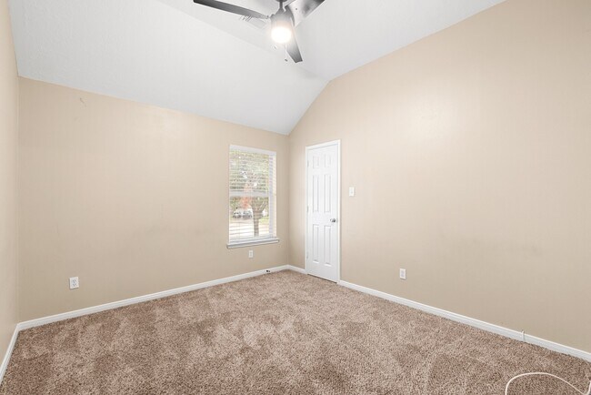 Building Photo - 15718 Stroudwater Ln