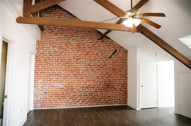 Building Photo - 807 Bourbon St