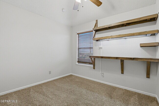 Building Photo - 1117 W Bend Ln