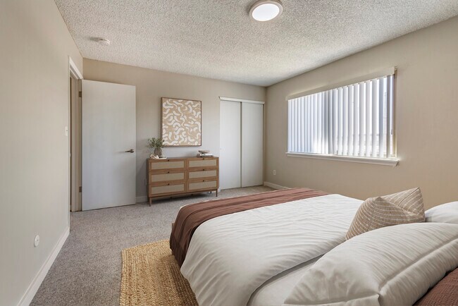 Building Photo - Overlook Townhomes