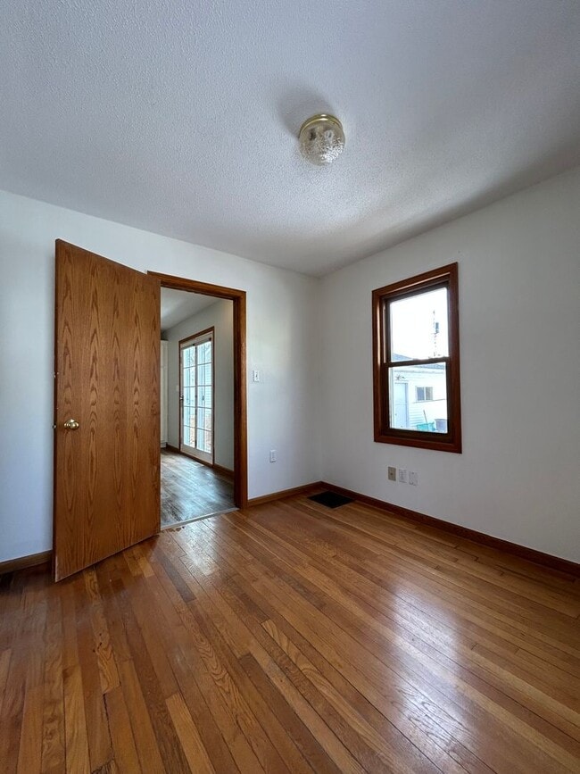 Building Photo - Beautiful 2 Bedroom 2 Bathroom House