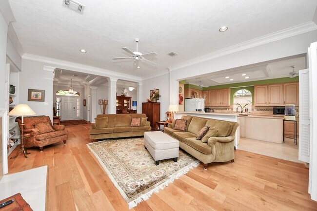 Building Photo - 19 Wild Meadow Ct