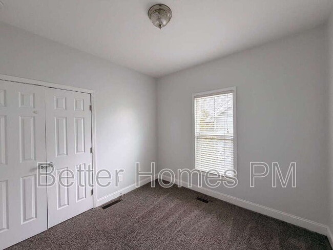 Building Photo - 701 E Martin St