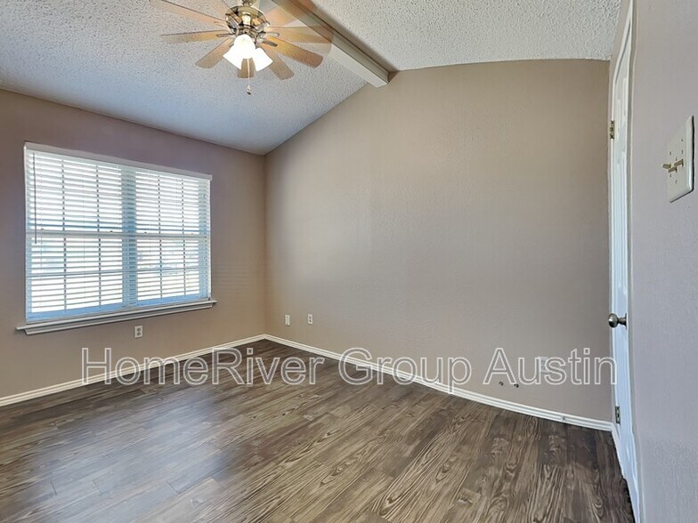 Building Photo - 1007 Edgerly Ln