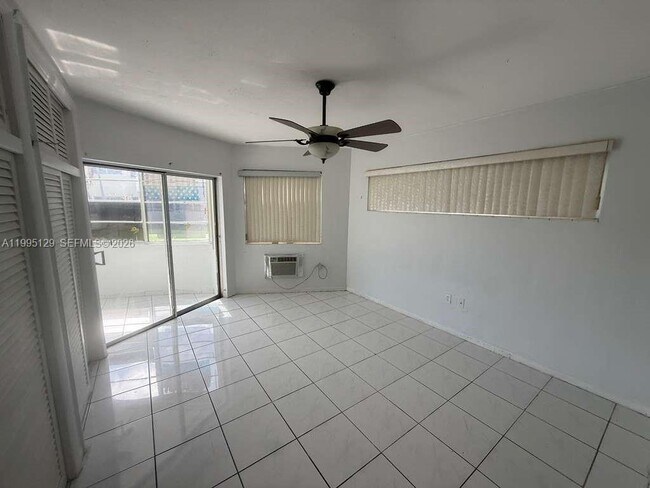 Building Photo - 1663 NE Miami Gardens Dr