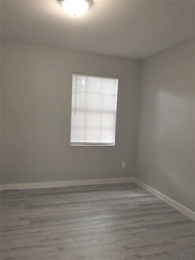 Building Photo - 1350 Langley Ave