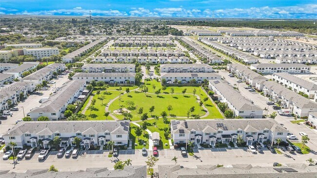 Building Photo - 1270 NW 3rd Ln