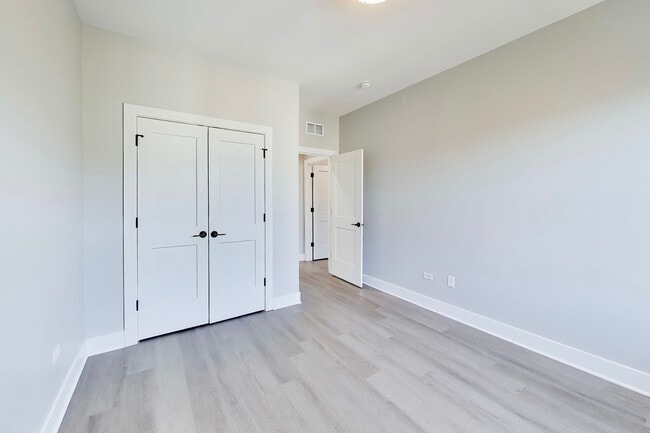 Building Photo - 5424 Old Orchard Rd