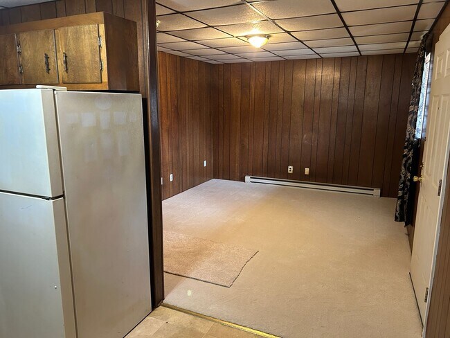 Building Photo - 5063 Friendly Rd