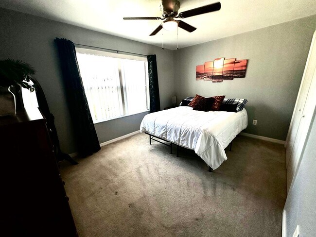 Building Photo - 8036 SE 175th Malmaison St