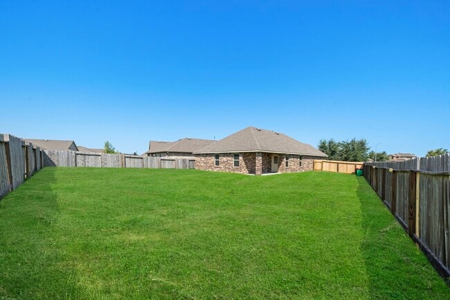 Building Photo - 23703 Giardini Dr