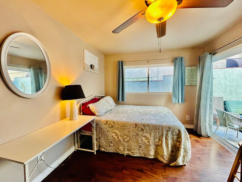 Building Photo - 604 17th St