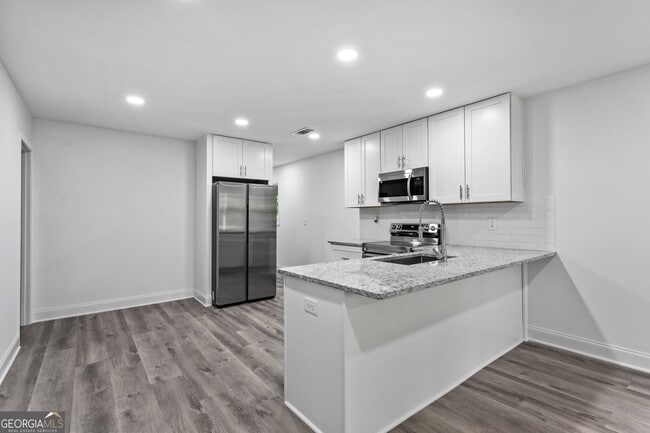Building Photo - 849 Wood St NW