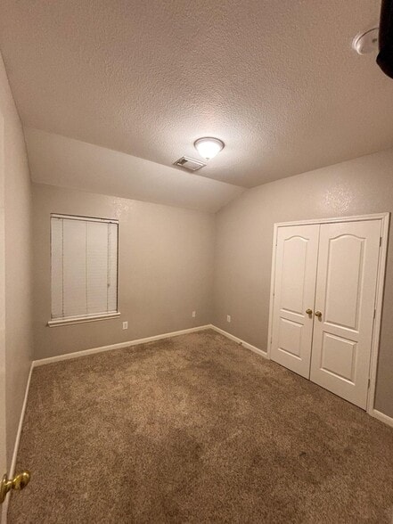 Room - 521 Small Cedar Dr