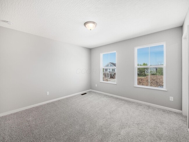 Building Photo - 37 Littondale Dr