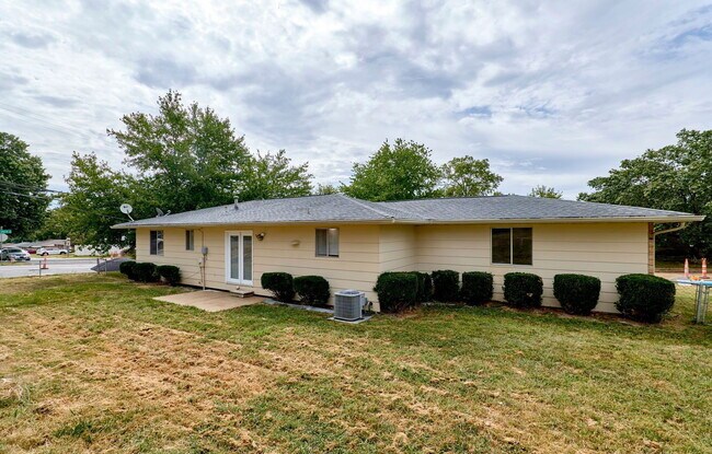 Building Photo - 11003 Fawnhaven Dr