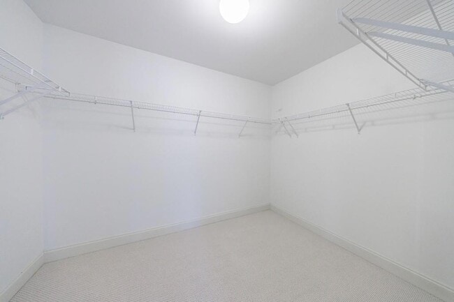 Building Photo - 970 Samples Ln NW